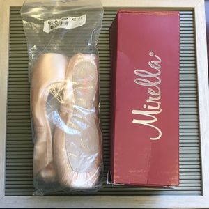 Mirella Advanced Pointe Shoes PNK 4.5 2X MS101A